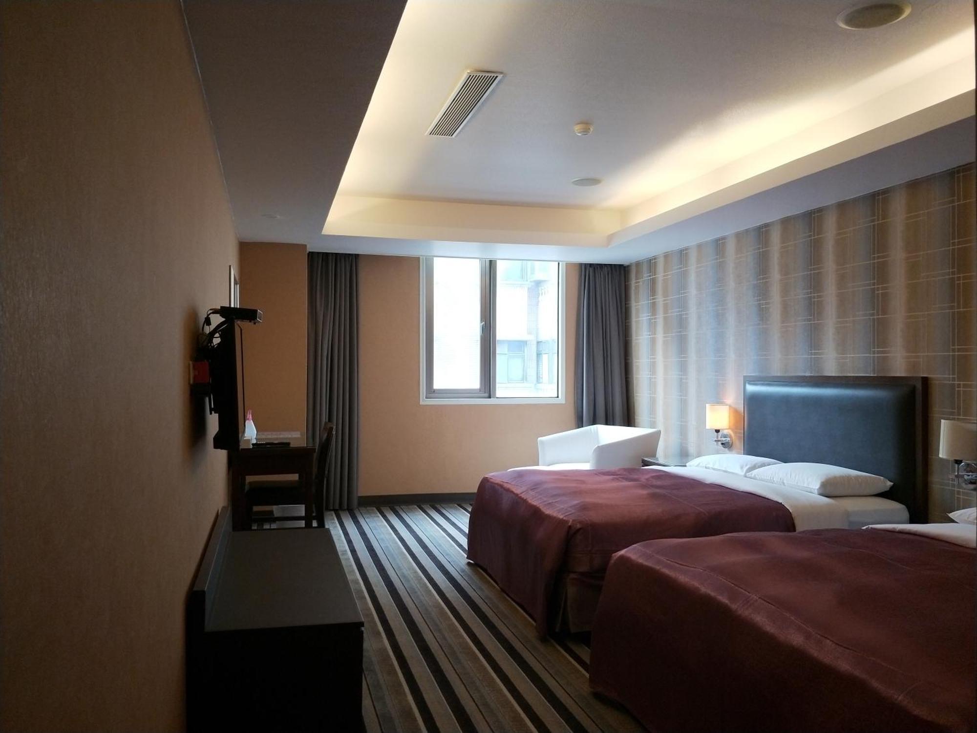 Metropolis Hotel Taoyuan Exterior foto